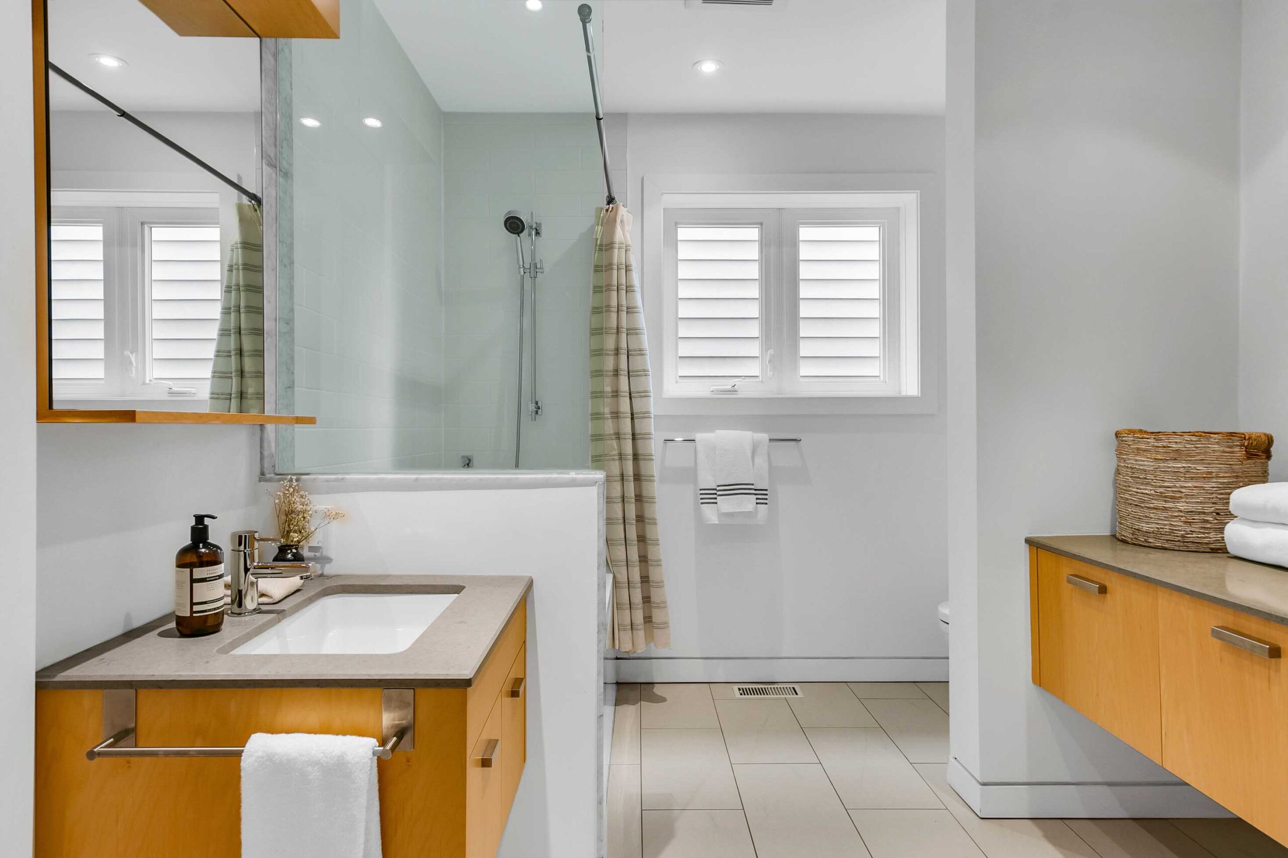 66-print-44_001_Bathroom