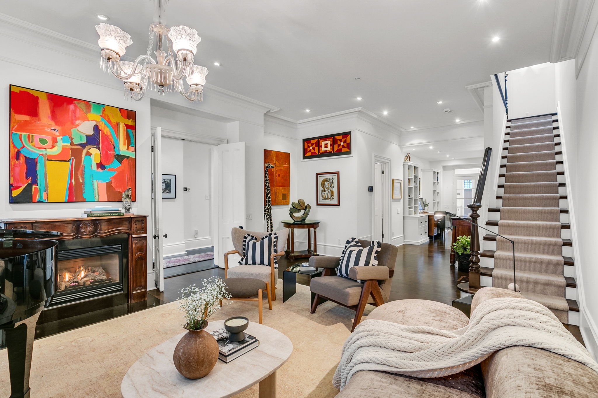 10-web-or-mls-8_003_Living Room