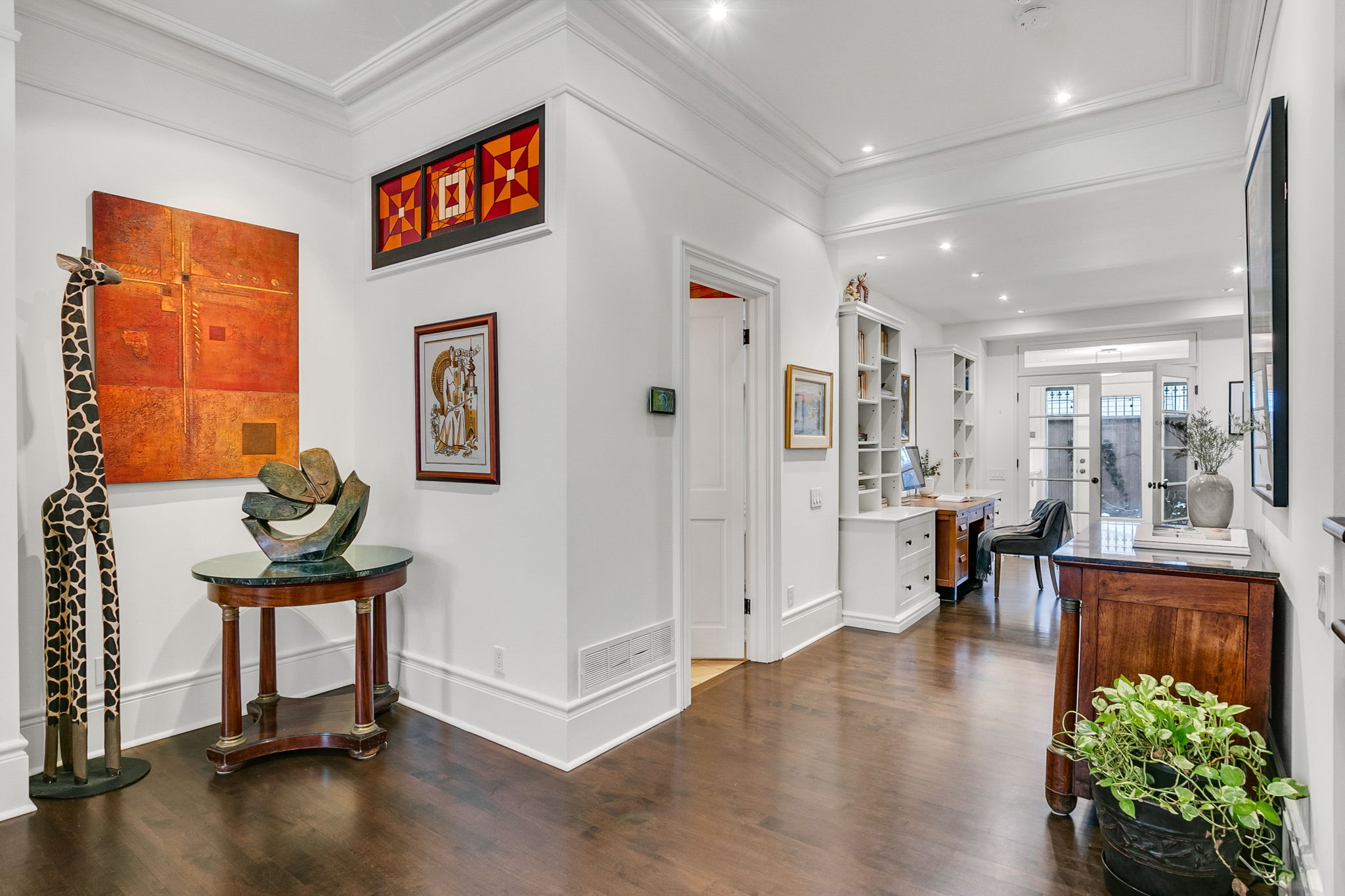 16-web-or-mls-8_009_Living Room