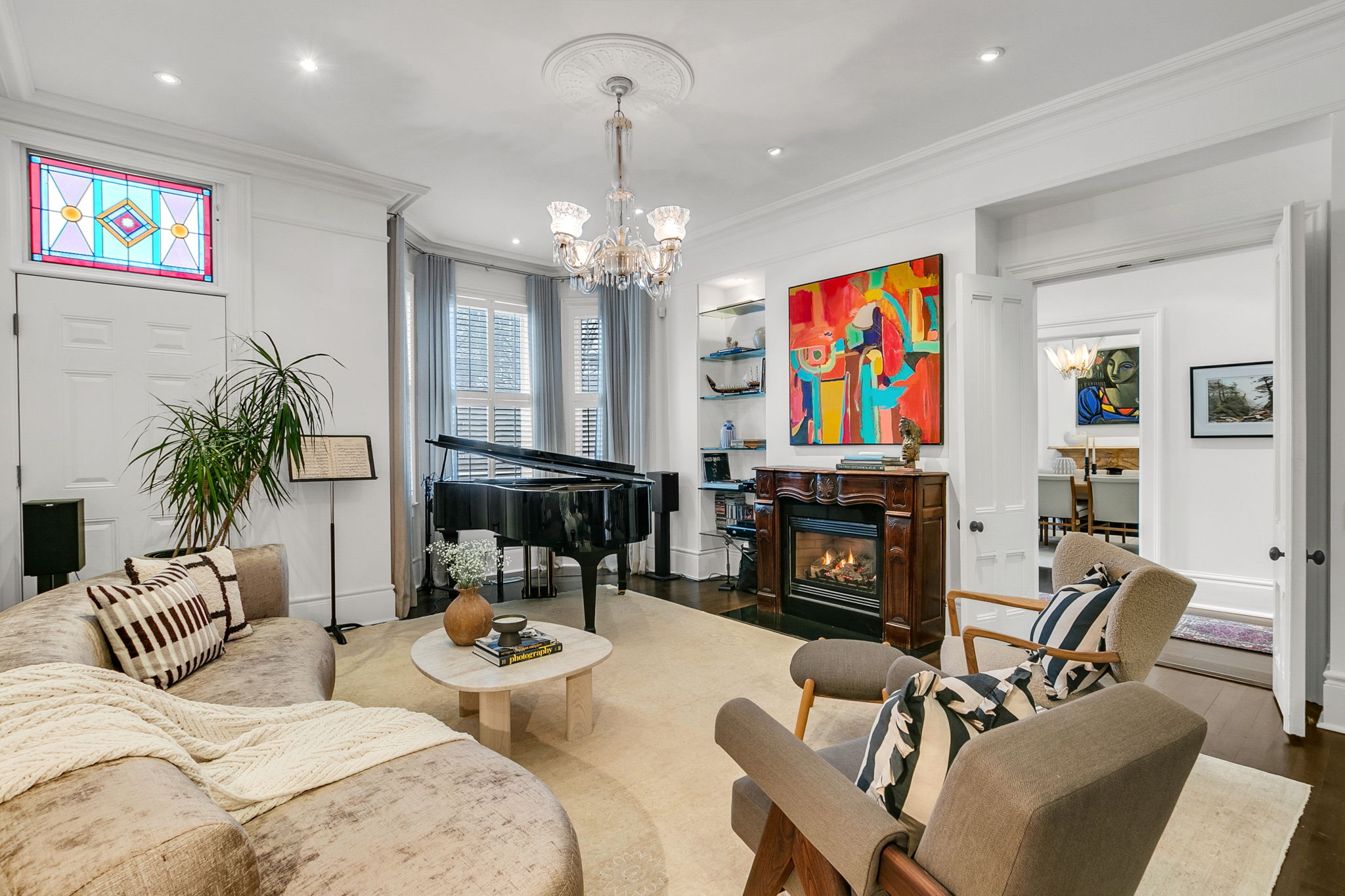 9-web-or-mls-8_002_Living Room