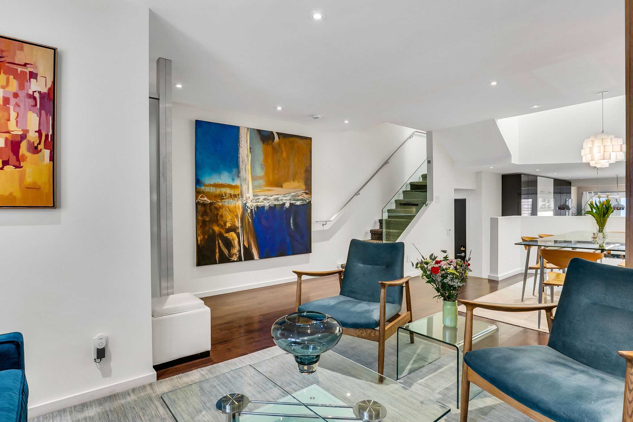 13-web-or-mls-8_015_Living Room