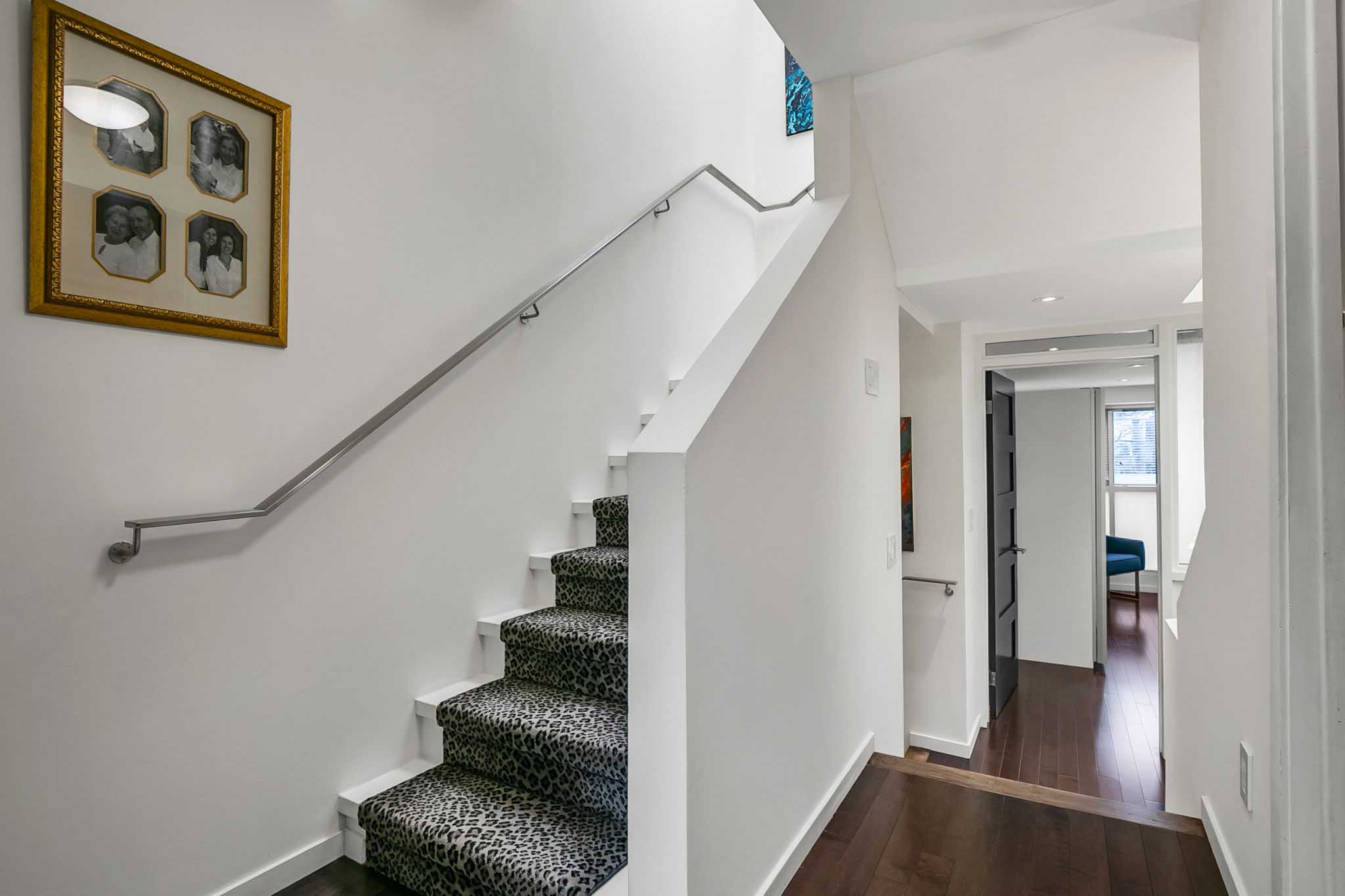 51-web-or-mls-29_01_Hallway