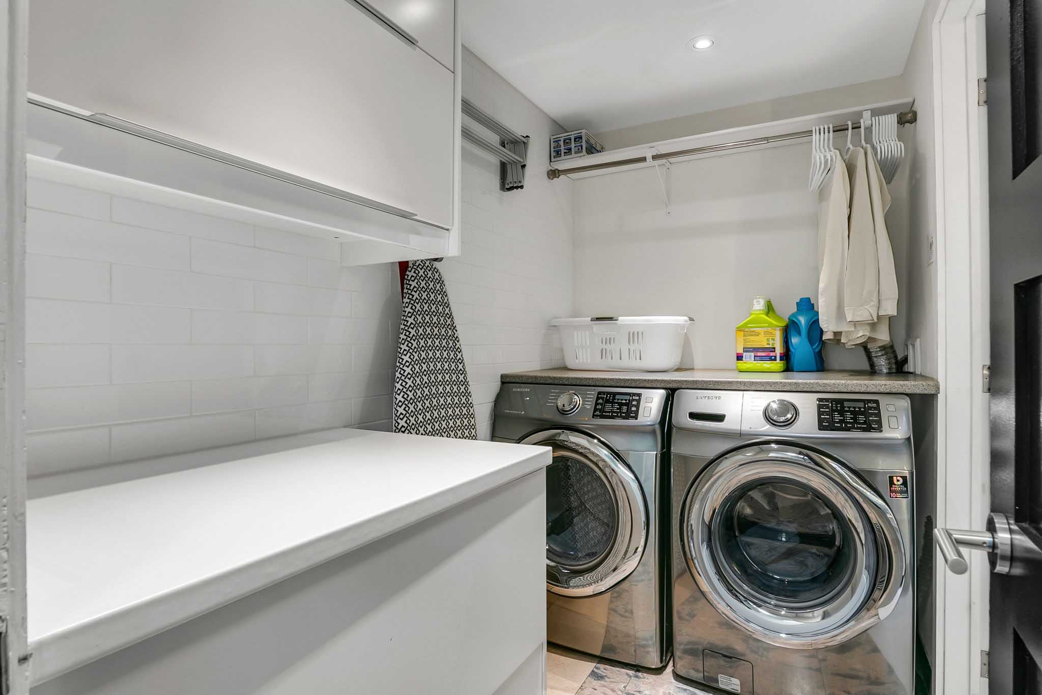 60-web-or-mls-59_001_Laundry Room