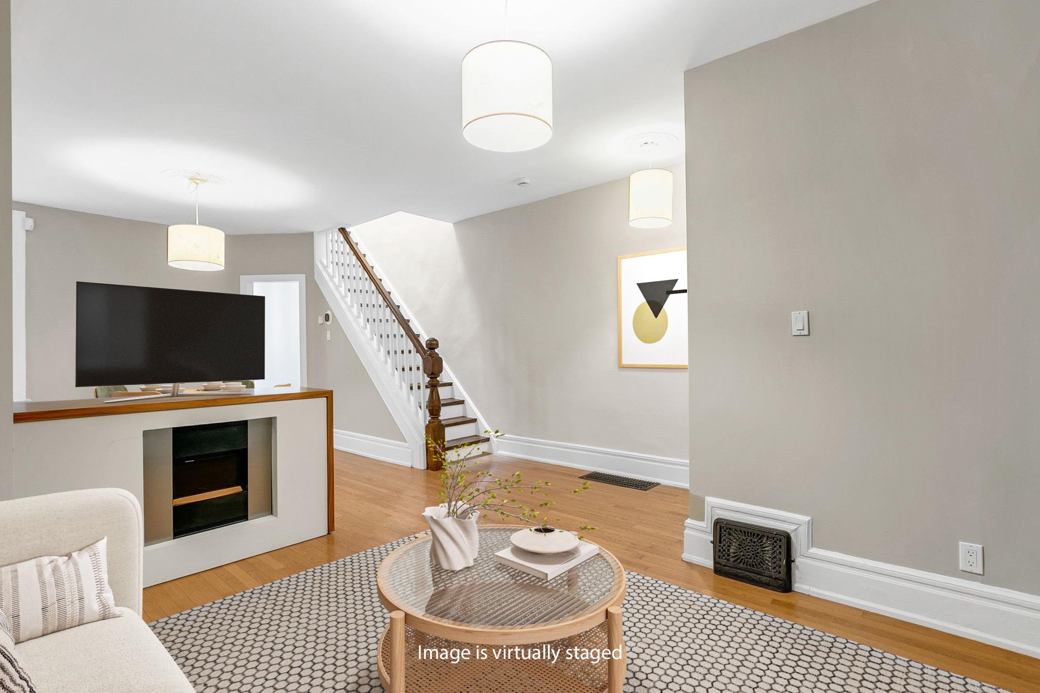 11-web-or-mls-8_008_Living Room
