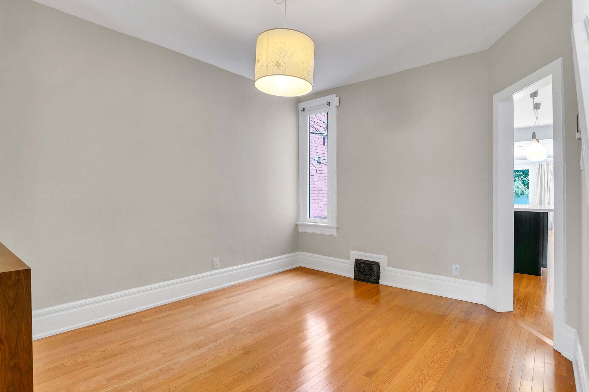 19-web-or-mls-12_005_Dining Room