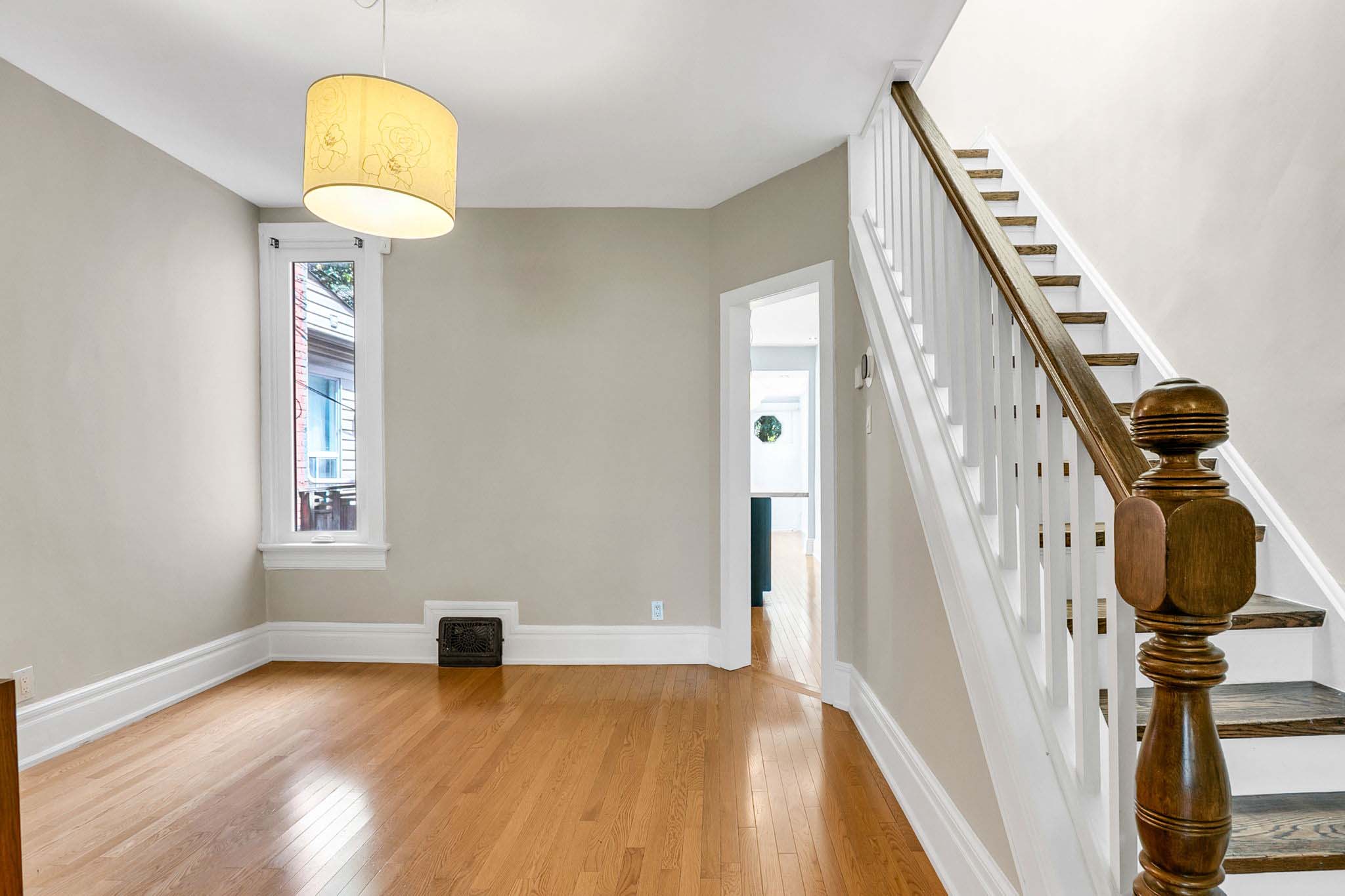 20-web-or-mls-12_006_Dining Room