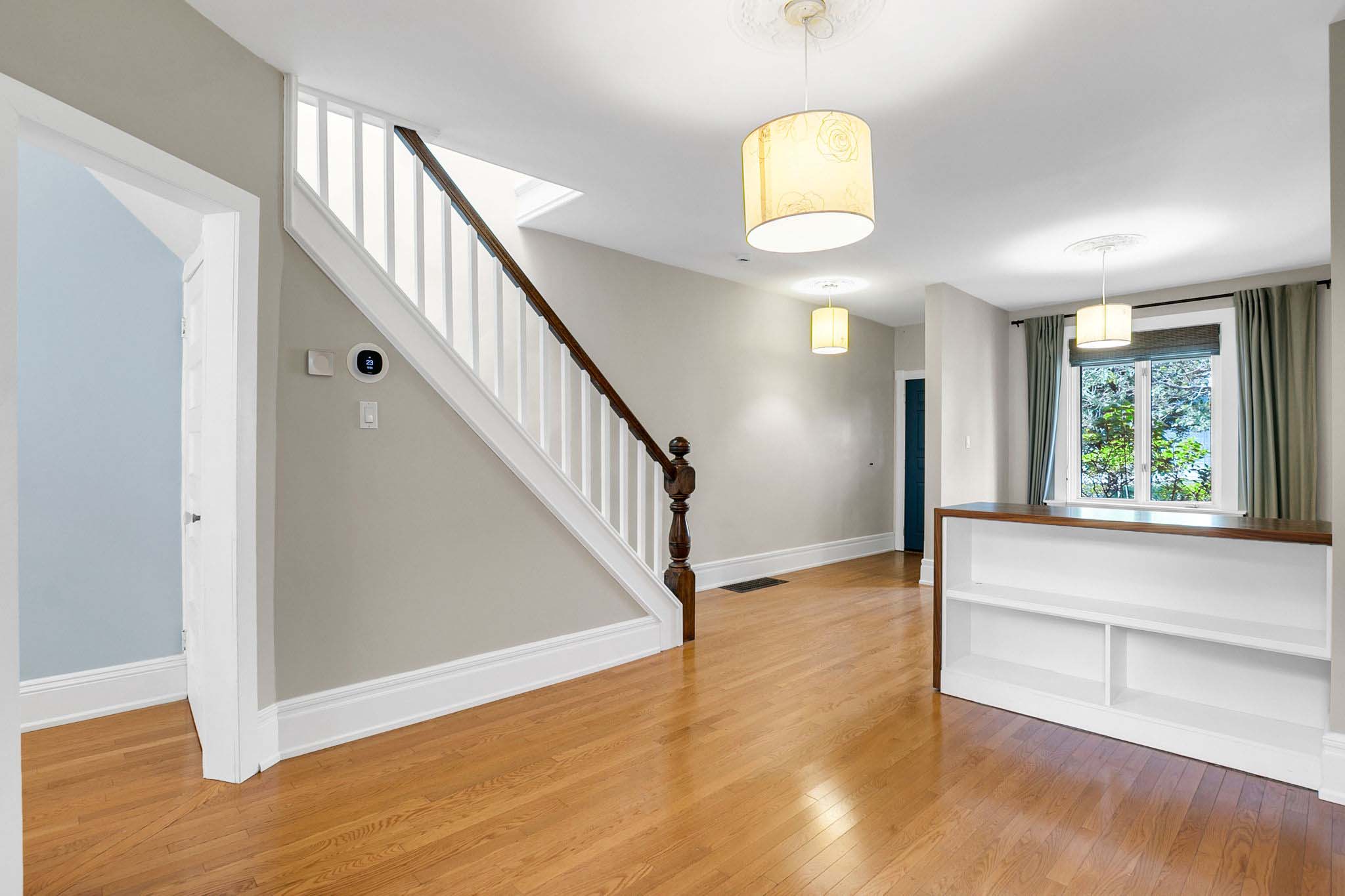 21-web-or-mls-12_007_Dining Room