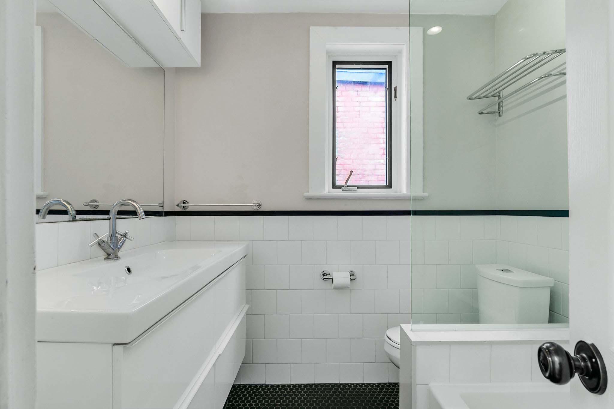 39-web-or-mls-44_005_Bathroom