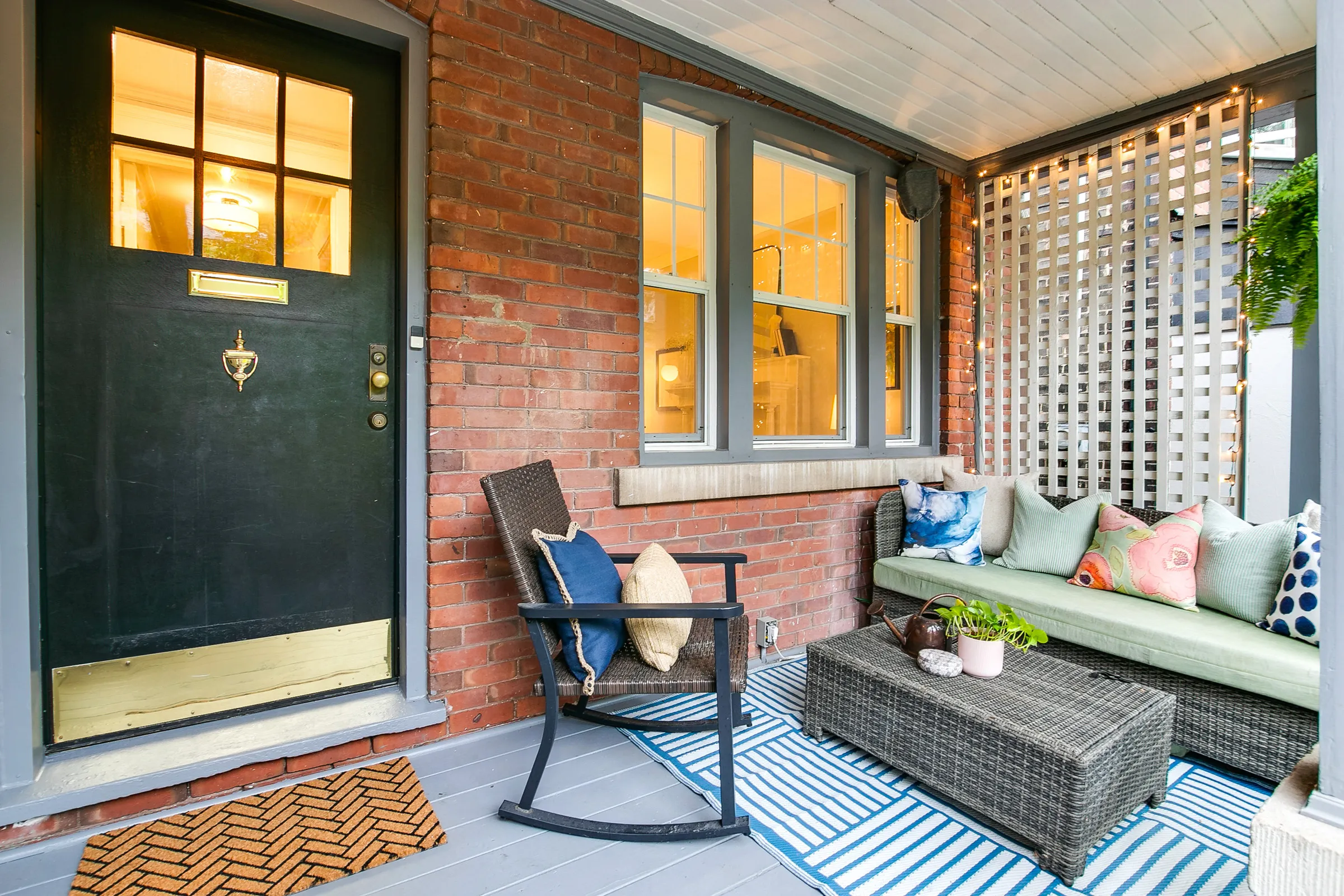 3_001_Porch_3_11zon