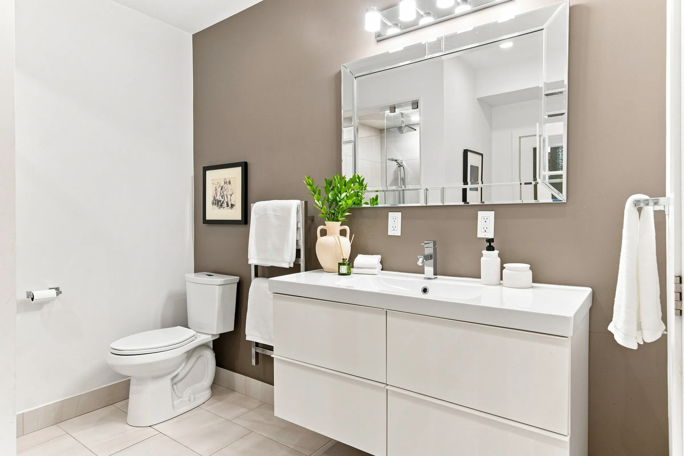 44_002_Bathroom_49_11zon