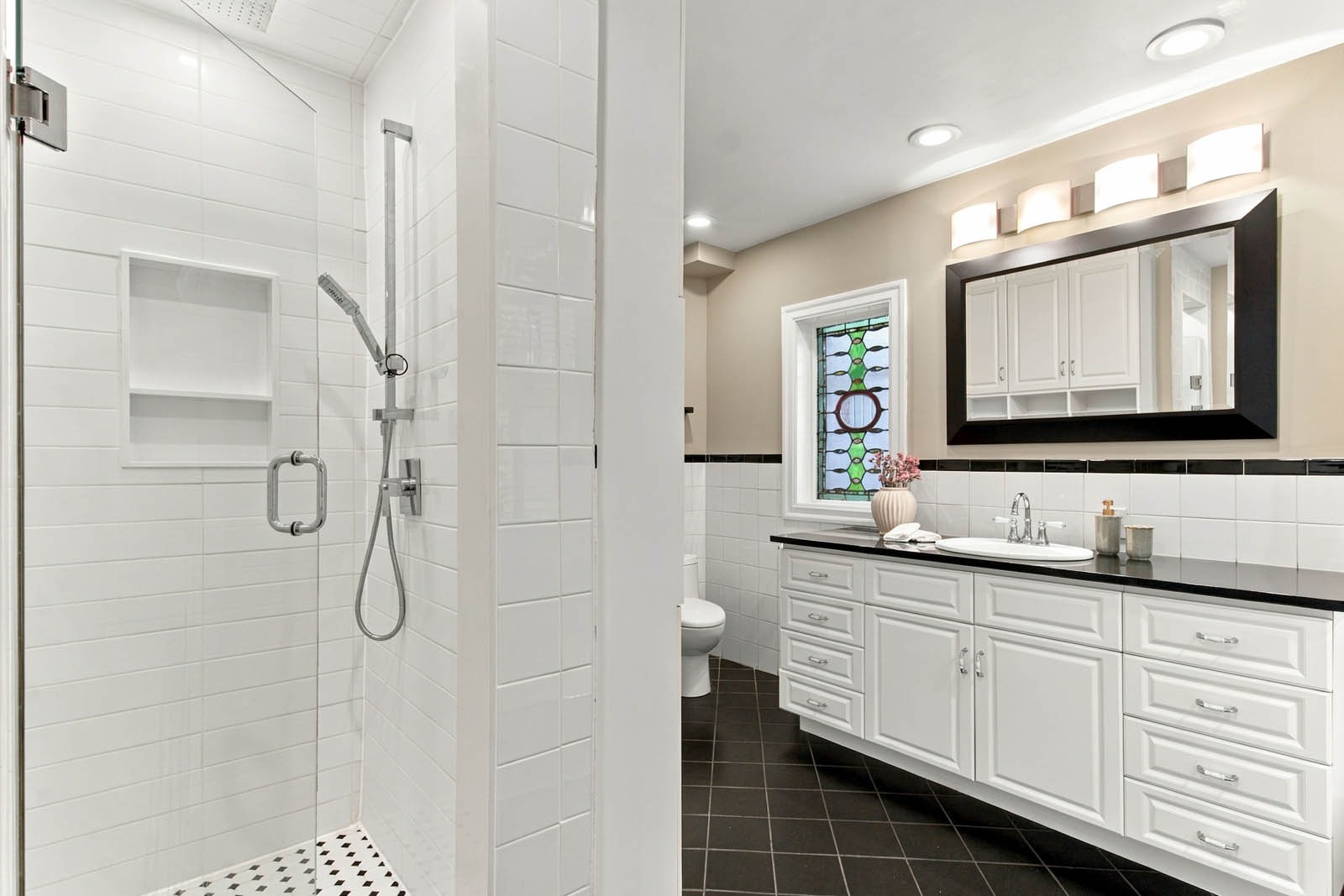 44_003_Bathroom